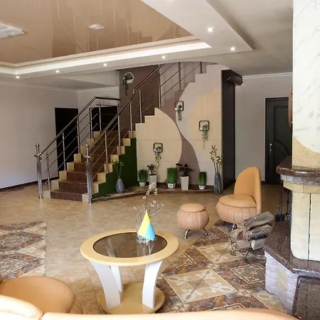 Den House Mini-hôtel Myslovka